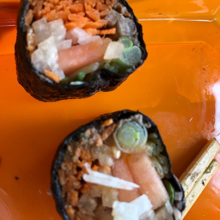 review photo of SpaJuiceBar Raw Sushi Roll shared by @ameisherry on 05 Jun 2021 - review