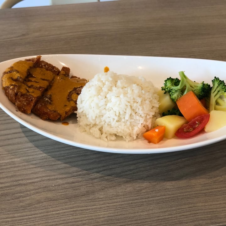 photo of Truly Vegetarian 非素不可 Chickenless Cutlet Curry Rice shared by @sutris on  17 Oct 2020 - review