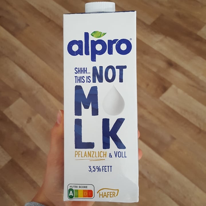 photo of Alpro This is not milk 3,5% Fett shared by @lizalindholz on  18 Aug 2021 - review