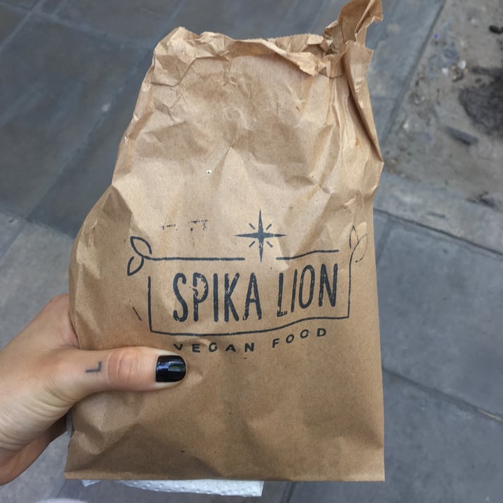 photo of Spika Lion - Tienda Vegana Empanada de Seitán Cortado a Cuchillo shared by @lauchis on  28 Oct 2021 - review