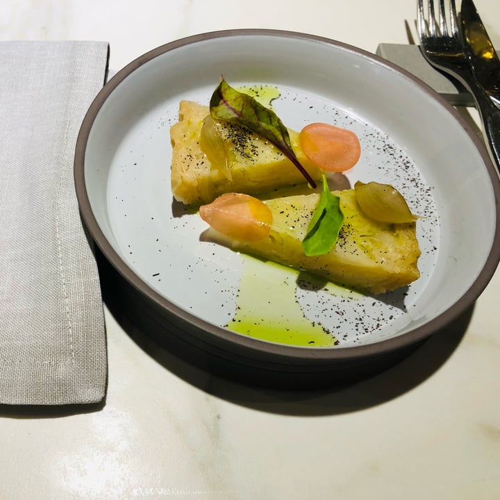 photo of Restaurante Xavier Pellicer Col asada con encurtidos y aceite de wasabi shared by @marionayogacadaques on  22 Nov 2021 - review