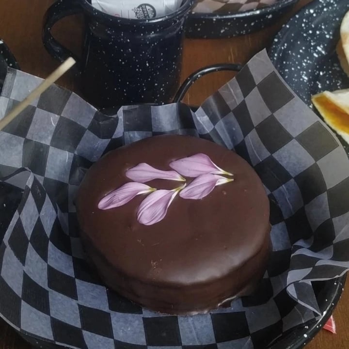 review photo of Mönt take away Alfajor de ddl bañado en choco shared by @soolchi23 on 16 Feb 2022 - review