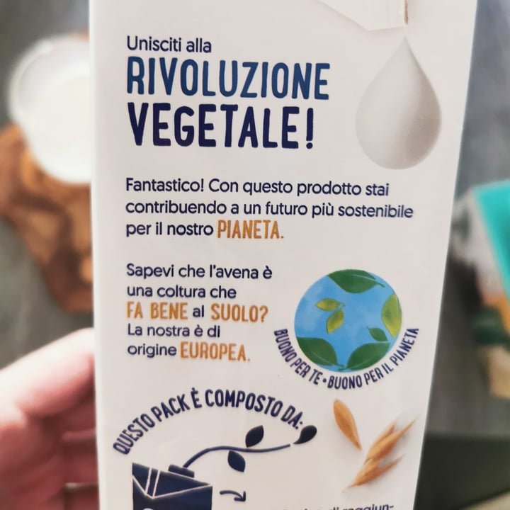 review photo of Alpro This is Not Milk Classic Questo Non è Late Classico shared by @jumbino on 14 Jul 2022 - review