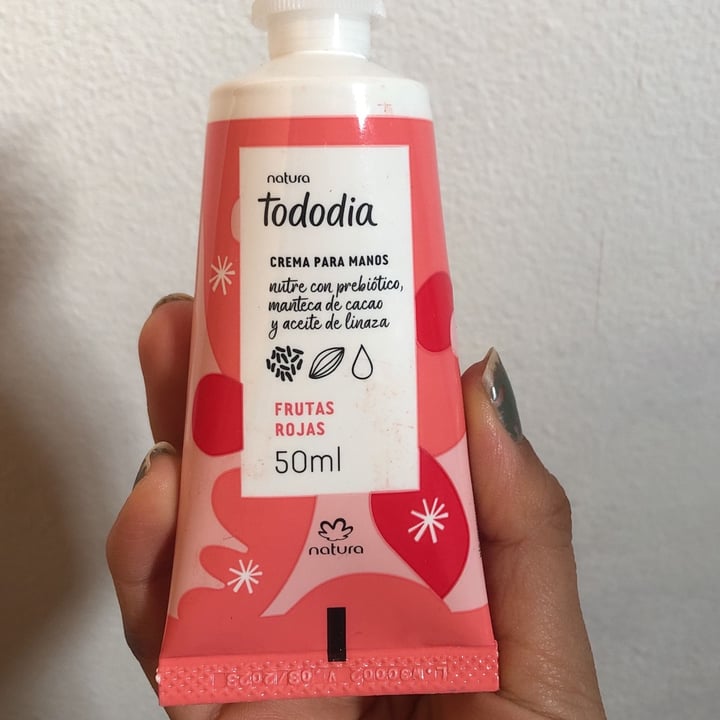 review photo of Natura Crema para manos Frutas Rojas shared by @morenopriscila05 on 23 Mar 2022 - review