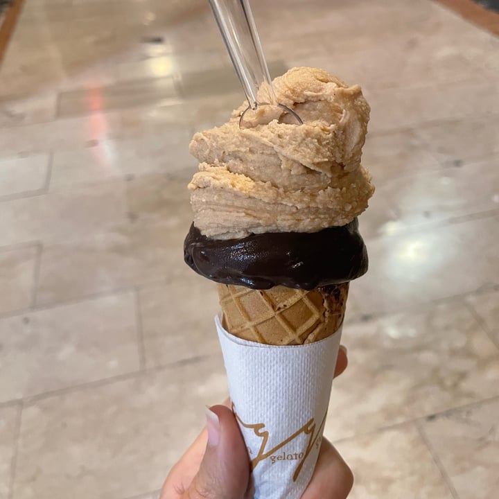 review photo of Oggi Gelato Bologna Gelato Cioccolato e Mandorla shared by @sereveggy on 03 Jun 2022 - review
