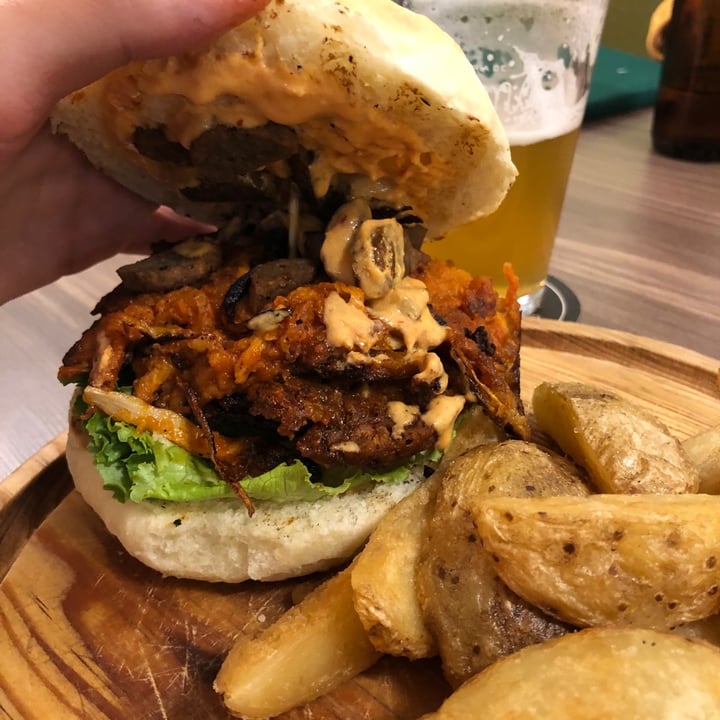 review photo of Calabacitas Tiernas Bistro Hamburgesa Cubana shared by @vegannorteno on 15 Jan 2020 - review
