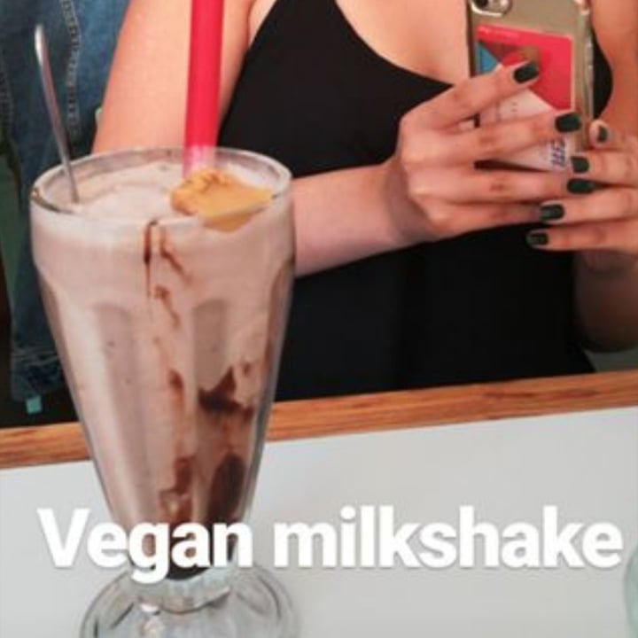 photo of Royale Eatery Banana and Peanut butter milkshake shared by @gypsygirlgoes on  04 Aug 2020 - review