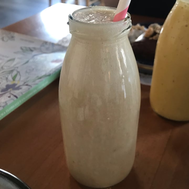 photo of Romeow Cat Bistrot Smoothie shared by @ariannaspinelli on  16 Jun 2022 - review