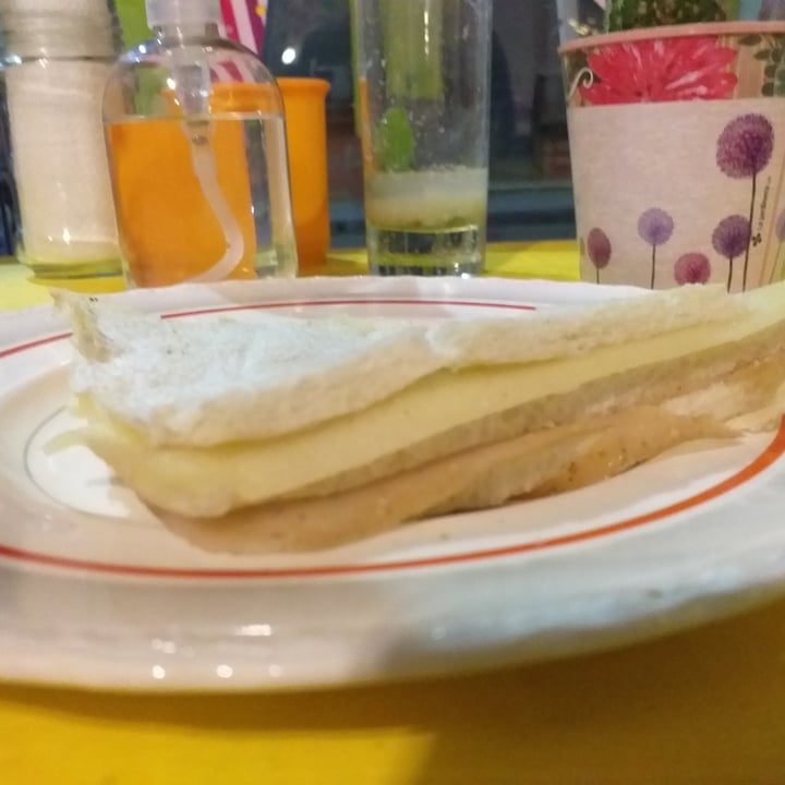 photo of La Vegana Cantina Sandwich De Miga De Jamón Y Queso shared by @mauroogido on  16 Apr 2021 - review