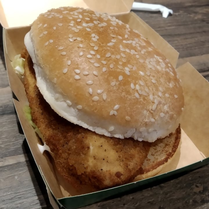 review photo of KFC Original Recipe Vegan Burger shared by @3lli3 on 18 Sep 2022 - review