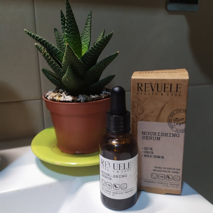 photo of Revuele Nourishing serum shared by @violetapiruleta on  08 Nov 2020 - review