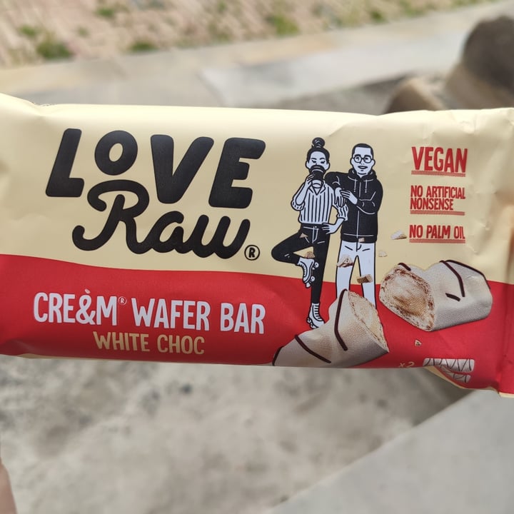 photo of LoveRaw Cre&m Wafer Bar White Choc shared by @elisaholmes on  27 Jul 2022 - review