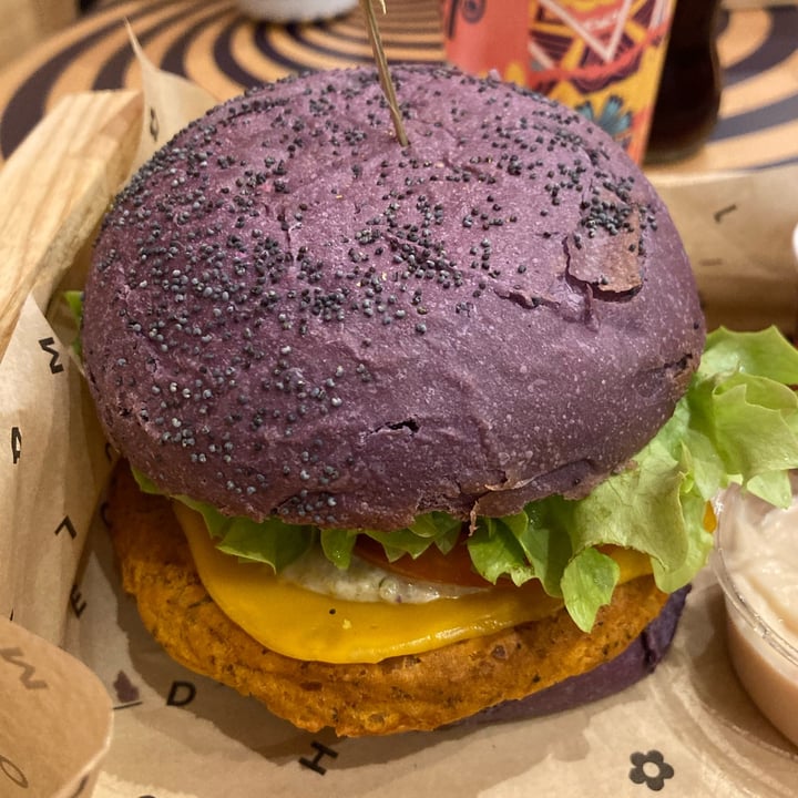 photo of Flower Burger Cheesy Cecio shared by @sottolapellepodcast on  19 Feb 2022 - review