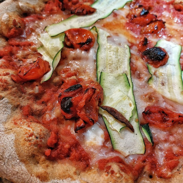 photo of Pizza Do.C. da donatello pizza pomodori secchi shared by @pugliavegan on  20 Jul 2022 - review