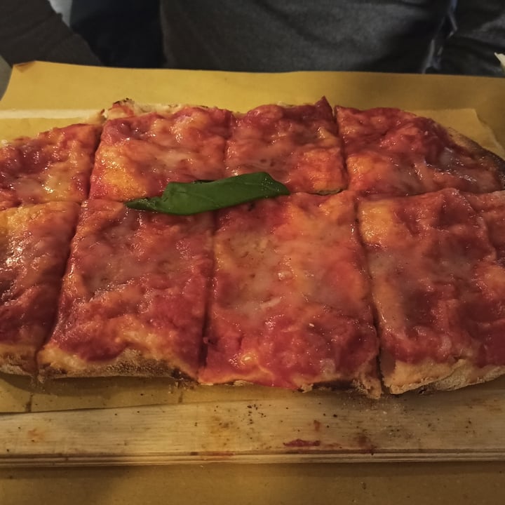 photo of Buddy Italian Restaurant Cafè Pizza Margherita Vegana shared by @viveregreenn on  09 Jan 2022 - review
