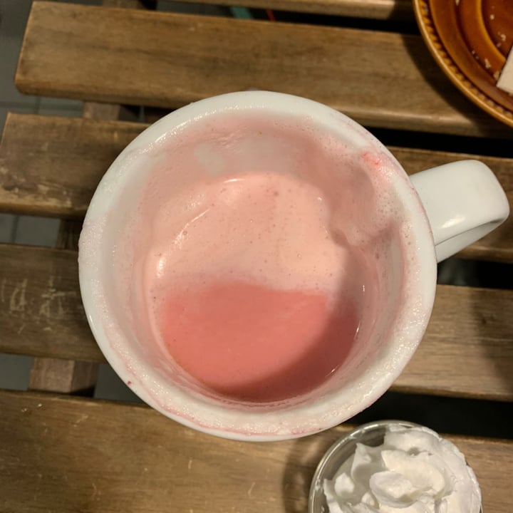 photo of Fram Cafè Bistrot Bio Veg Beetroot Latte shared by @ericamiglio on  16 Mar 2022 - review