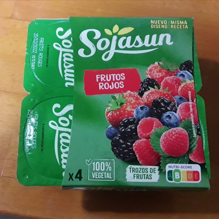 photo of Sojasun Yogur Frutos Rojos shared by @gabinboy on  06 Dec 2022 - review