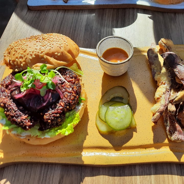 photo of Camelia Ododo Restaurante - Cafe & Bar Organico Hamburguer De Óra Pro Nobis shared by @renatamarcastro on  22 Jul 2021 - review