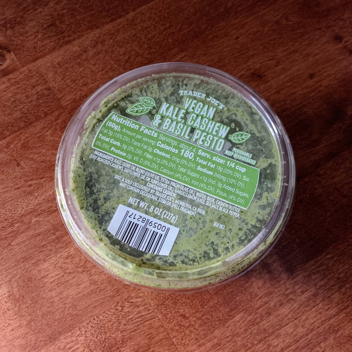 photo of Trader Joe's Vegan Kale, Cashew & Basil Pesto shared by @nicoleannettexo on  05 Jun 2021 - review