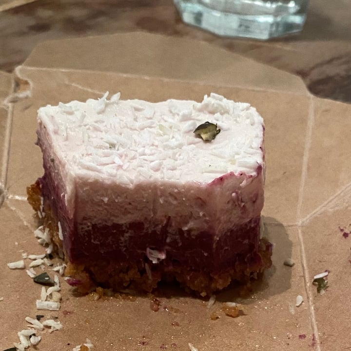 photo of Gys CheeseCake With Red Fruits shared by @maddymooy on  23 Oct 2020 - review
