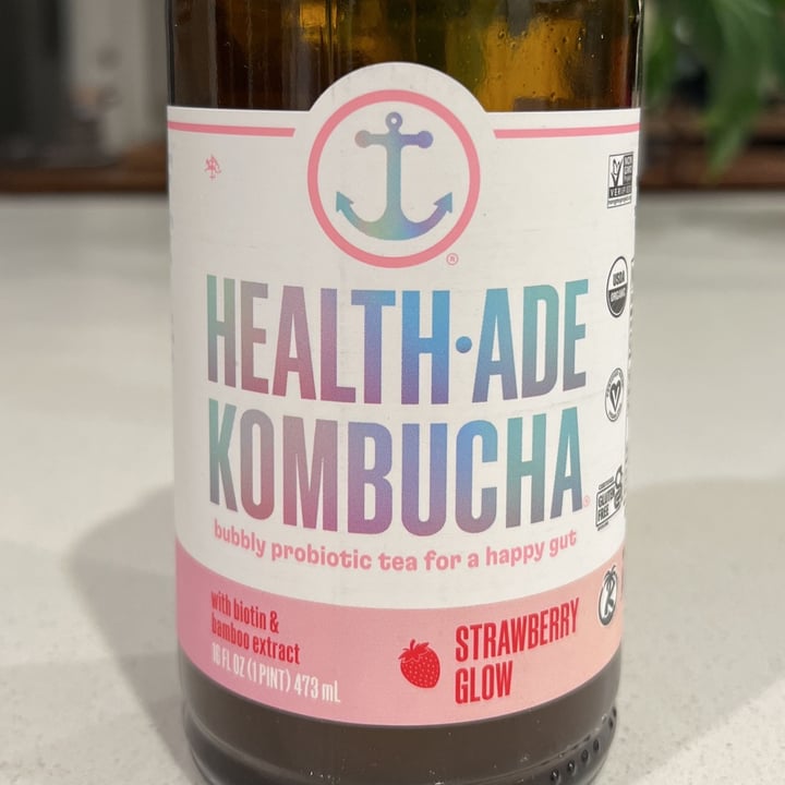 photo of Health-Ade Strawberry glow shared by @yumi on  24 Oct 2022 - review