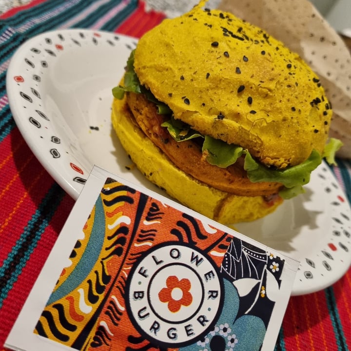 photo of Flower Burger Spicy cecio shared by @mariascacchetti on  27 Jan 2022 - review