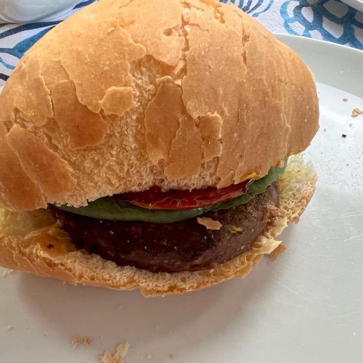 photo of Woolworths Food Beef-less Burger shared by @ftc on  13 Nov 2022 - review