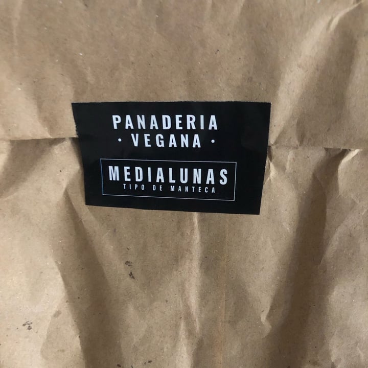 photo of Panadería vegana Medialunas de manteca shared by @shelterforfoxes on  05 Jul 2022 - review