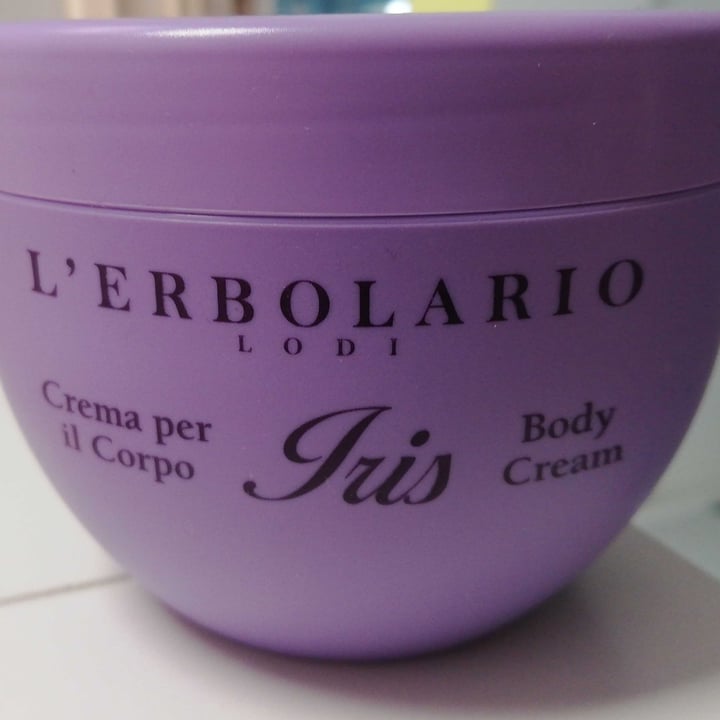 photo of L’Erbolario Crema corpo Iris shared by @littlepoppyseed on  09 May 2022 - review