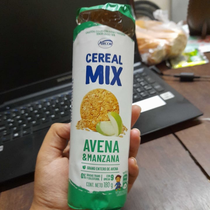 photo of Cereal mix Galletitas de Manzana shared by @slysvrs on  28 Apr 2022 - review