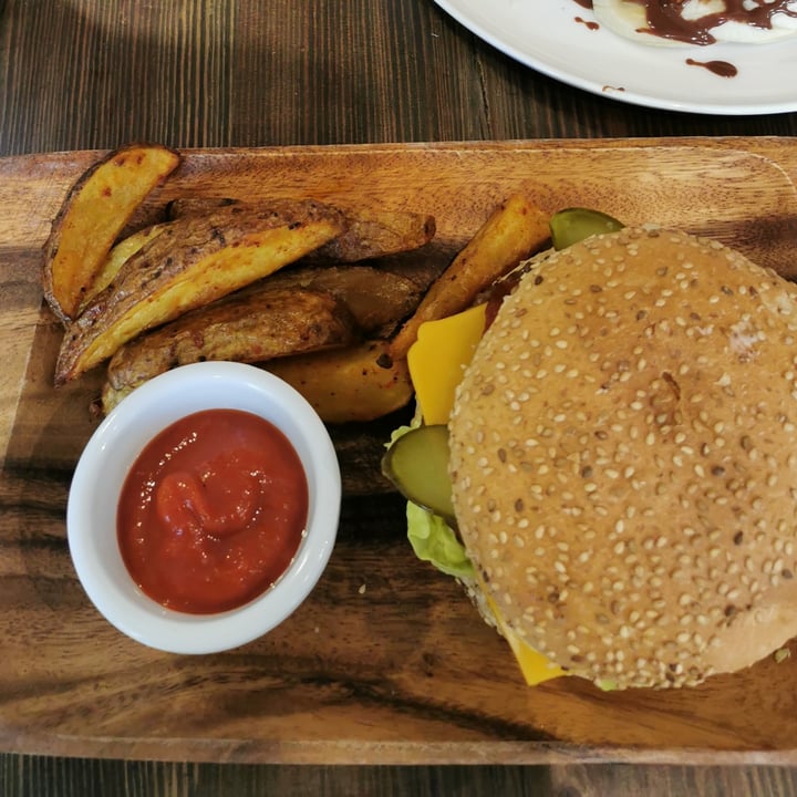 photo of Equilibrium Cafè Brvnch&Coffee Burger shared by @chfav on  17 Aug 2020 - review