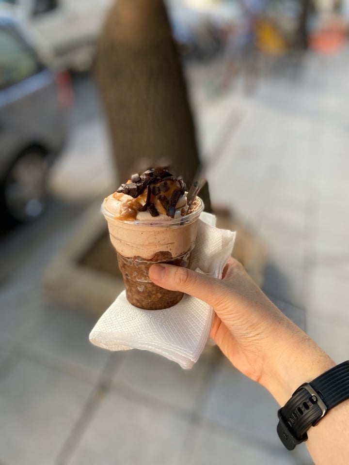 photo of NATGEN Brownie con Mouse De Chocolate Y Ddl De Almendras shared by @batips on  24 Jan 2020 - review