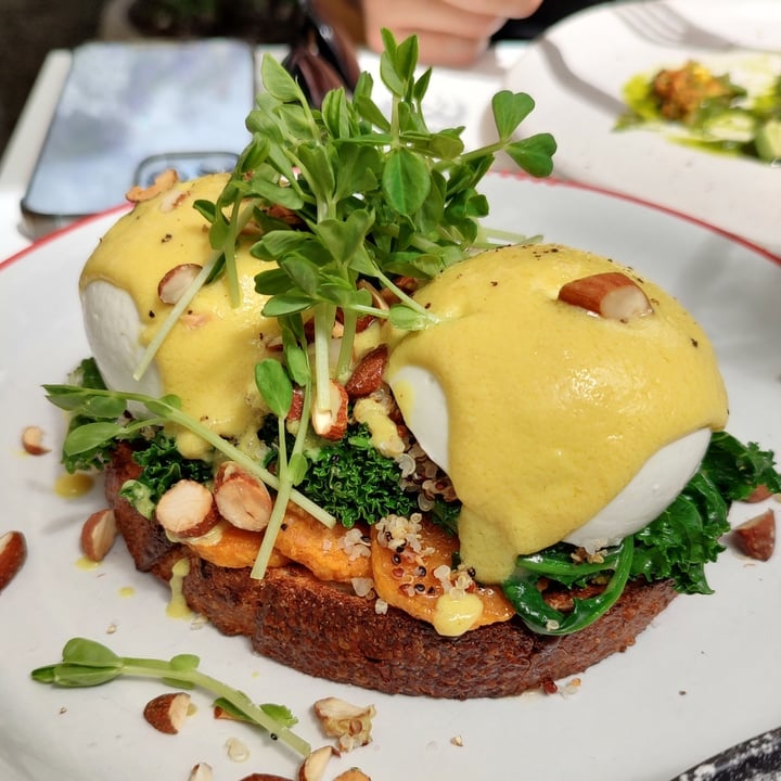 review photo of Mark And Vinny's Spaghetti & Spritz Vegan Egg Benedict shared by @vickynda on 30 Nov 2022 - review