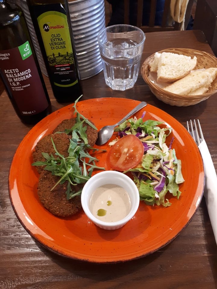 photo of Humus Bistro Falafel With Salad And Tahina Sauce shared by @nico99 on  09 Feb 2020 - review