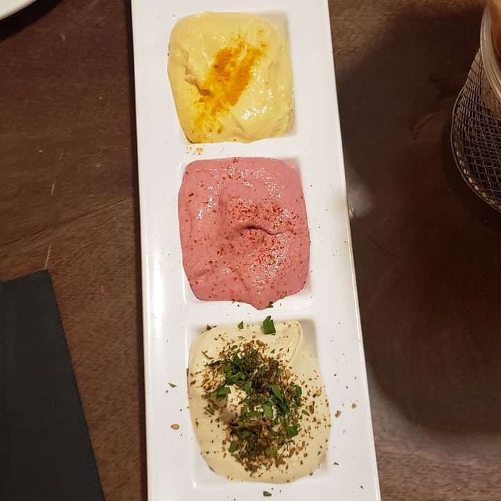 review photo of Hummus Barcelona Hummus Tricolor shared by @valen-barbato on 25 Feb 2022 - review