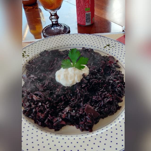 菜肴“Arròs negre”的照片