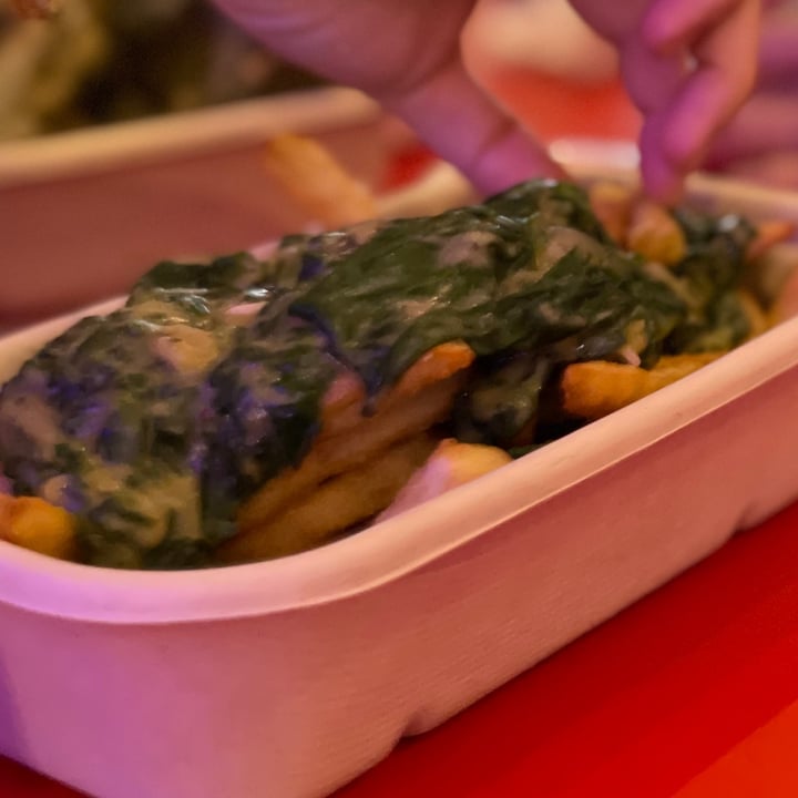 review photo of Love Handle Cream Spinach-loaded Fries shared by @greenbovine on 26 May 2021 - review