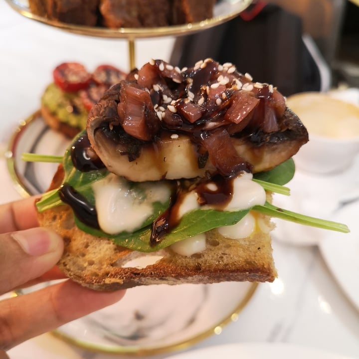 photo of The Oatberry Cafe Portobello Mushroom Toast shared by @raffymabanag on  14 Aug 2021 - review