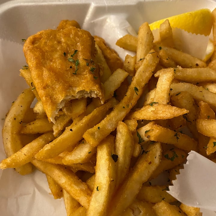 photo of Mug & Mallet Vegan Fish & Chips shared by @wearetheirvoice on  23 May 2022 - review
