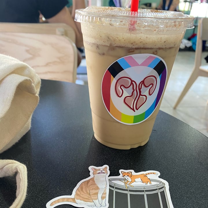 review photo of Sappho's café latte en las rocas shared by @burritodechilaquiles on 19 Sep 2022 - review