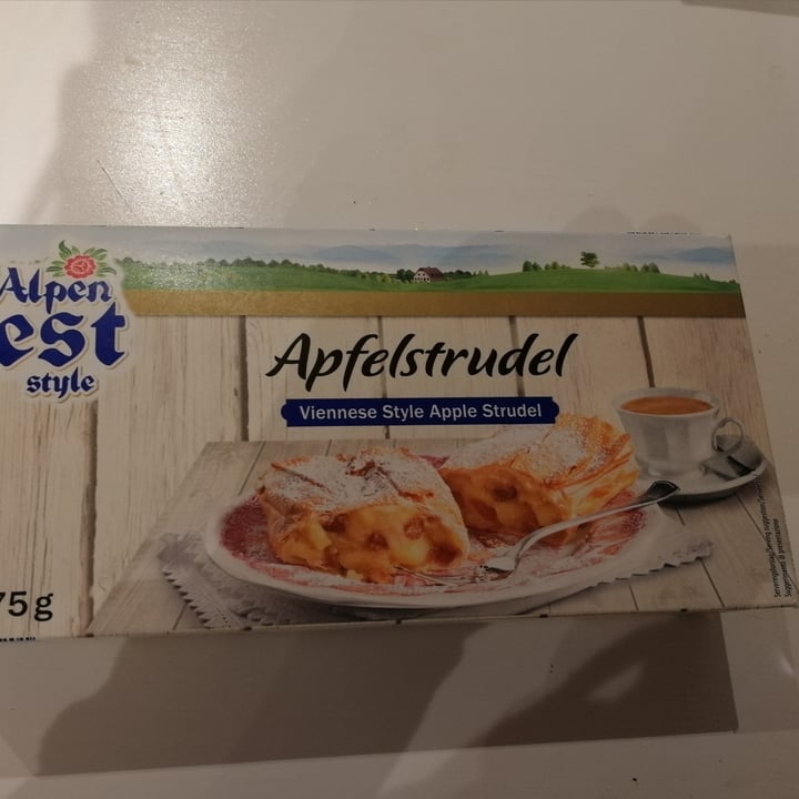 photo of Vemondo  Apple strudel shared by @chiarazamb on  16 Mar 2022 - review