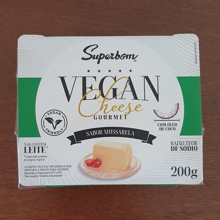 photo of Superbom vegan cheese mussarela shared by @patimurno on  06 Jul 2021 - review