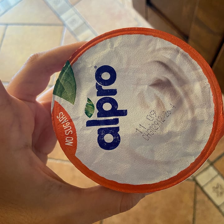 photo of Alpro Yogurt bianco shared by @vanessapomarico on  12 Aug 2022 - review