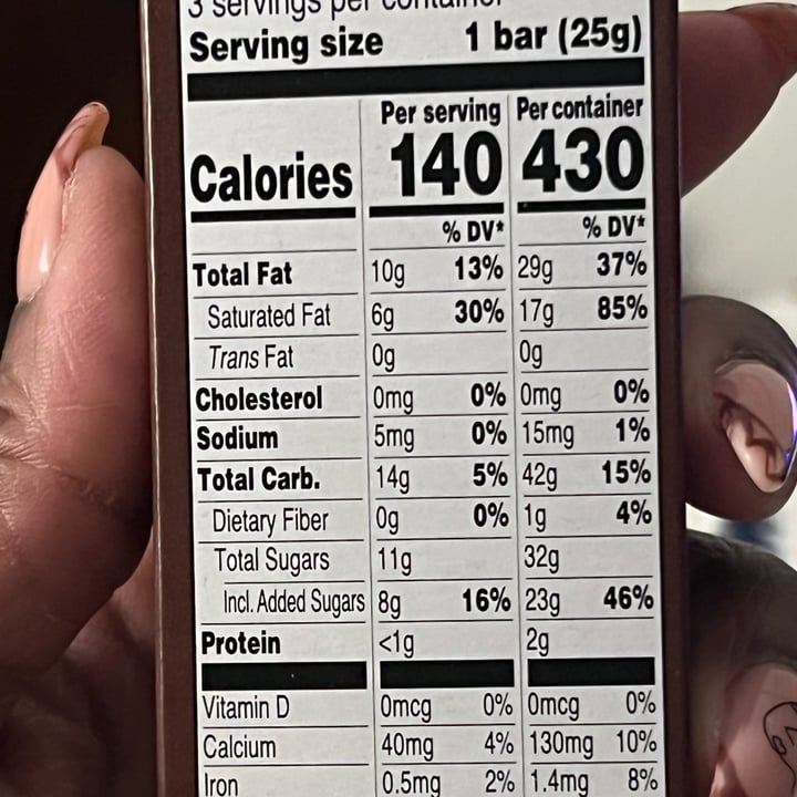 photo of Trader Joe's Oat Chocolate Bars shared by @tanbear on  29 Mar 2022 - review