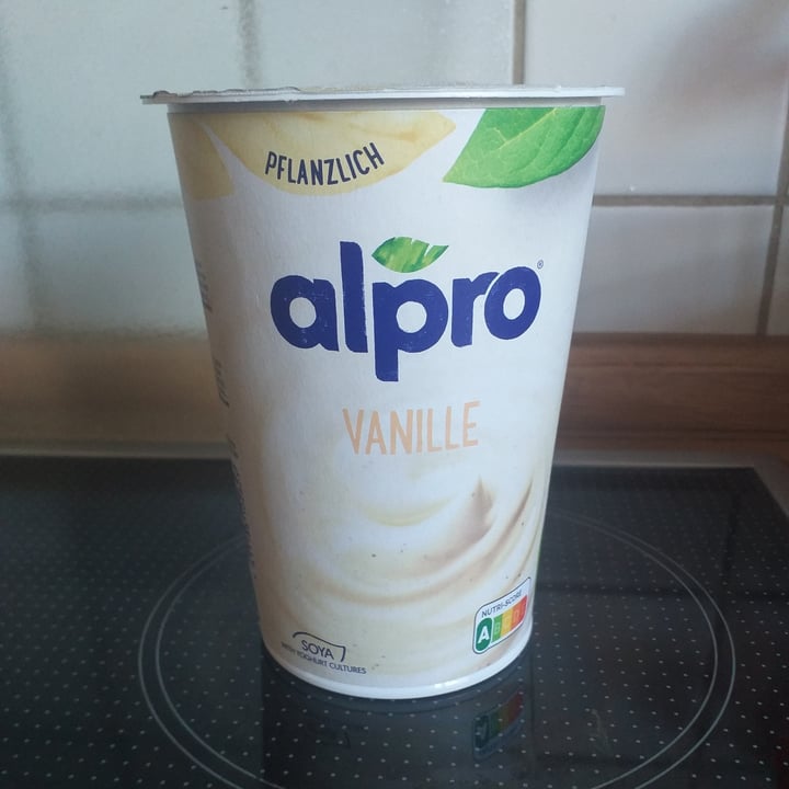 photo of Alpro Sojajoghurt Vanille shared by @celilovesanimals on  30 Sep 2021 - review