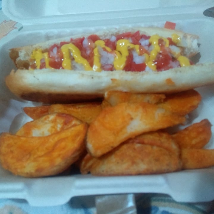 photo of Carenina. Vegan Bistro. Hot-dog Tofurky shared by @bellspainmendoza on  27 Oct 2022 - review