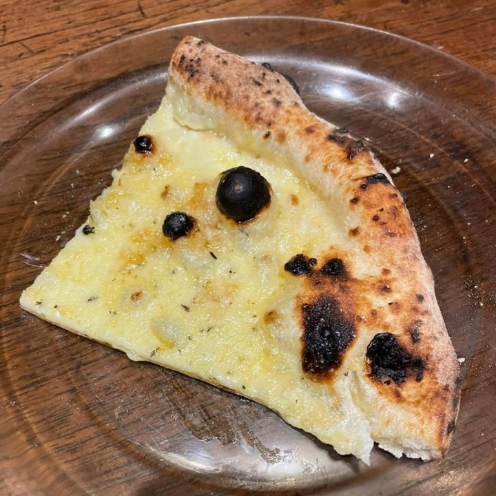 photo of Pizza Youth Pizza de Alho shared by @bubliethemeg on  09 Jan 2022 - review