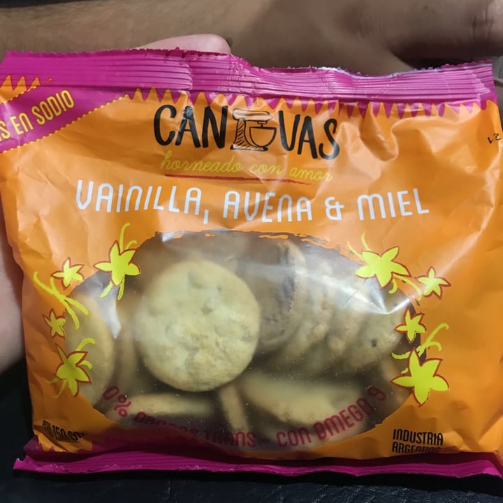 photo of Canvas Galletita de chocolate y maní shared by @ashngash44 on  28 Nov 2020 - review
