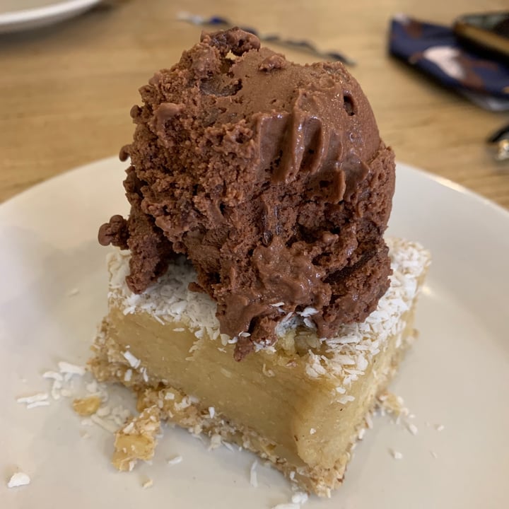 review photo of The Little Big Cafe Fernández de Los Ríos Cheescake De Anacardos shared by @gechauca28 on 22 Jul 2021 - review