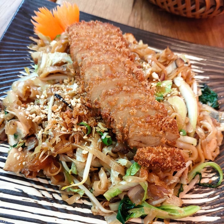 review photo of Com Chay Udon Nudeln mit veganer Ente shared by @naomivegan16 on 17 Apr 2022 - review